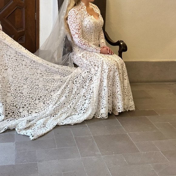 Monique Lhuillier Atherton Wedding Dress / Gown Size 6 - Picture 6 of 16